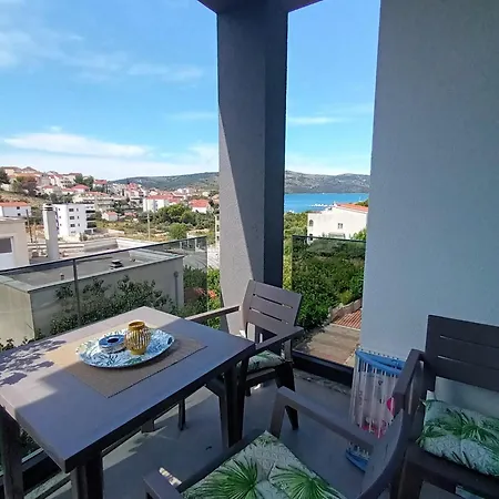 Apartment Adriana Seget Vranjica Exterior photo