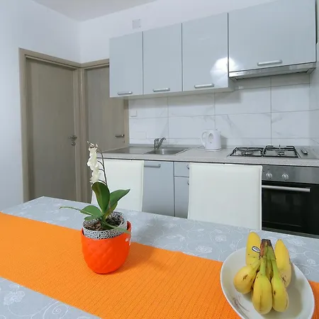 Apartment Adriana Seget Vranjica Exterior photo